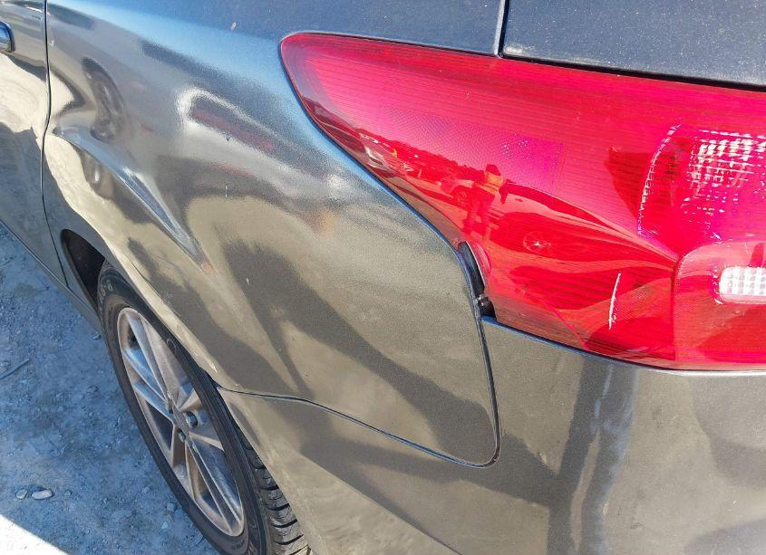 Photo 18 of 2018 Ford Focus SE (VIN 1FADP3F24JL207102)