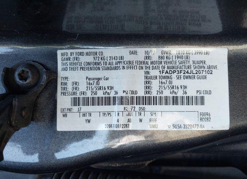 Photo 9 of 2018 Ford Focus SE (VIN 1FADP3F24JL207102)