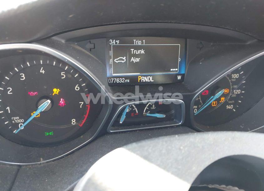Photo 7 of 2018 Ford Focus SE (VIN 1FADP3F24JL212798)