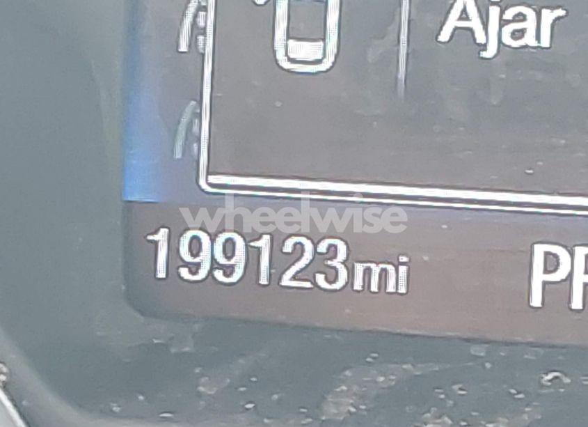 Photo 16 of 2018 Ford Focus SE (VIN 1FADP3F24JL212901)