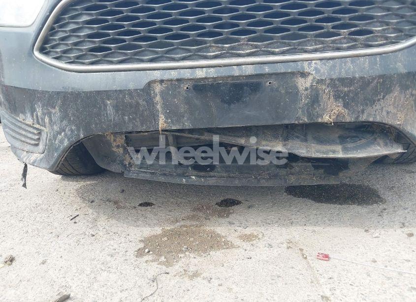 Photo 6 of 2018 Ford Focus SE (VIN 1FADP3F24JL212901)