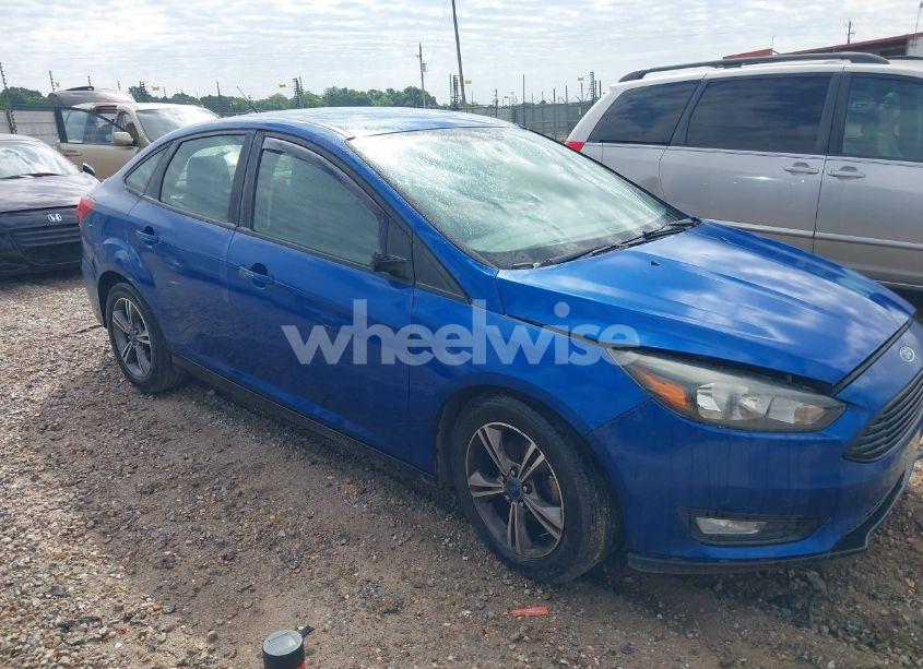 2018 Ford Focus SE (VIN 1FADP3F24JL214504) main photo