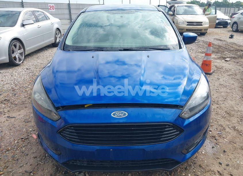 Photo 12 of 2018 Ford Focus SE (VIN 1FADP3F24JL214504)