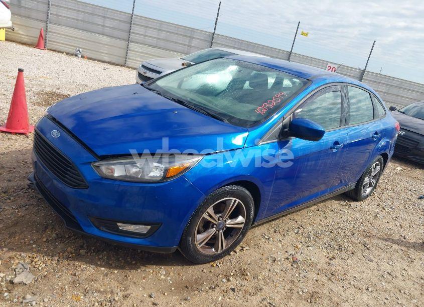Photo 2 of 2018 Ford Focus SE (VIN 1FADP3F24JL214504)