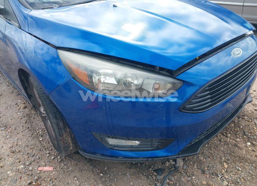 Photo 6 of 2018 Ford Focus SE (VIN 1FADP3F24JL214504)