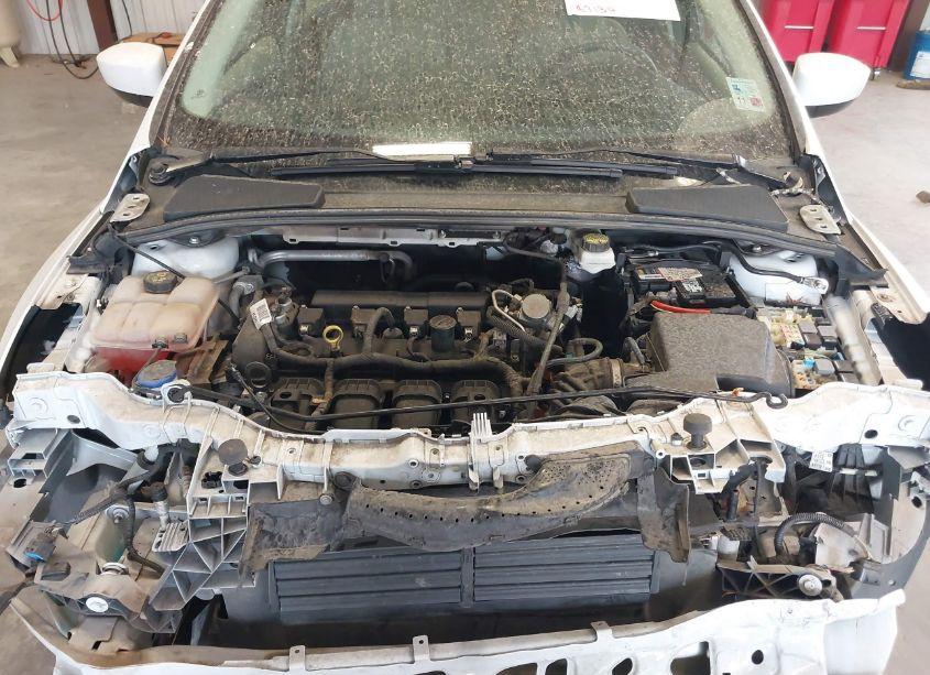 Photo 10 of 2018 Ford Focus SE (VIN 1FADP3F24JL250595)