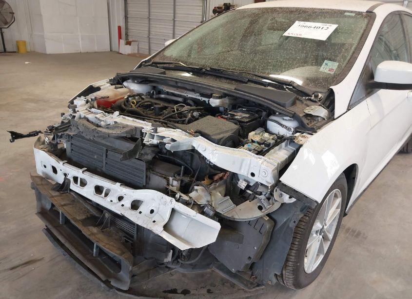 Photo 22 of 2018 Ford Focus SE (VIN 1FADP3F24JL250595)