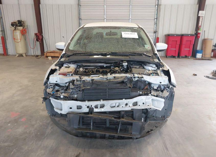 Photo 6 of 2018 Ford Focus SE (VIN 1FADP3F24JL250595)