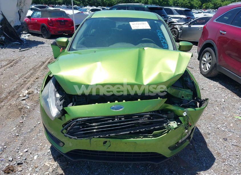 Photo 12 of 2018 Ford Focus SE (VIN 1FADP3F24JL256414)