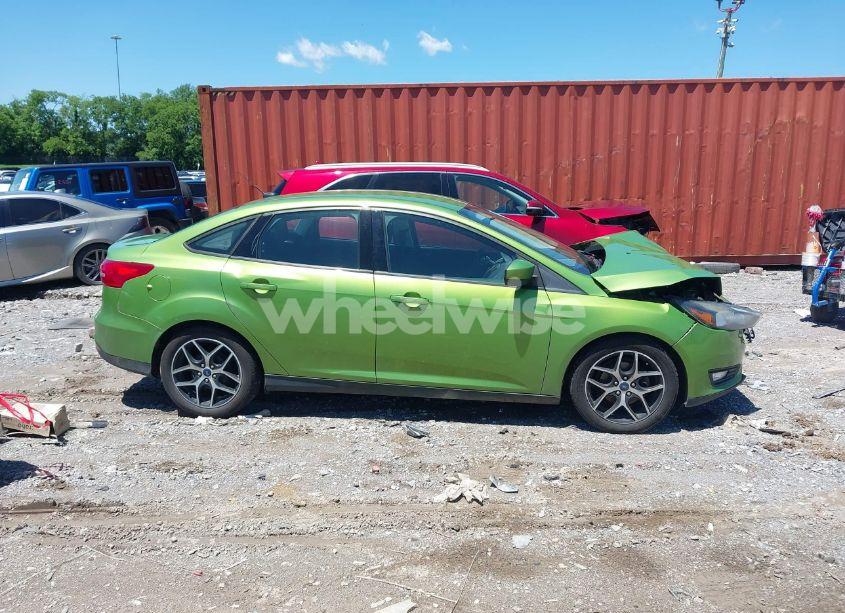 Photo 13 of 2018 Ford Focus SE (VIN 1FADP3F24JL256414)