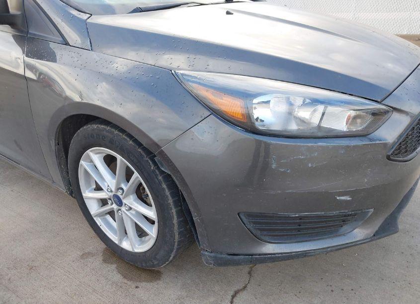 Photo 6 of 2018 Ford Focus SE (VIN 1FADP3F24JL259152)