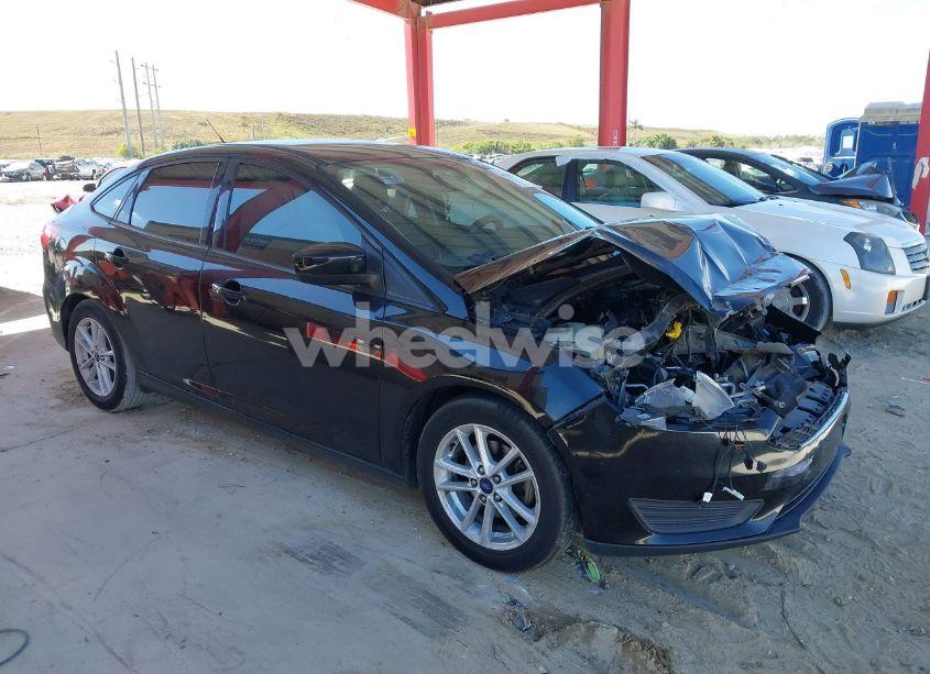 Photo 13 of 2018 Ford Focus SE (VIN 1FADP3F24JL294869)