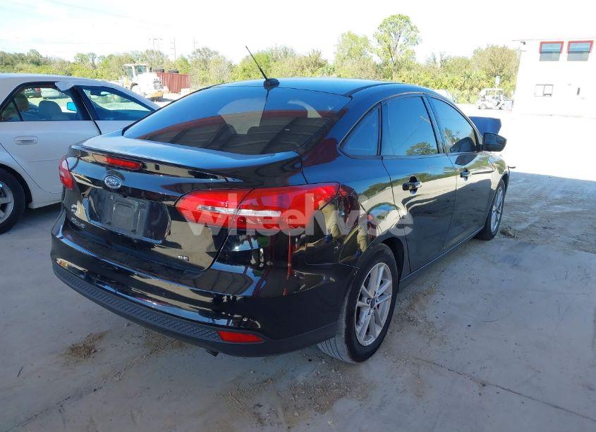Photo 4 of 2018 Ford Focus SE (VIN 1FADP3F24JL294869)