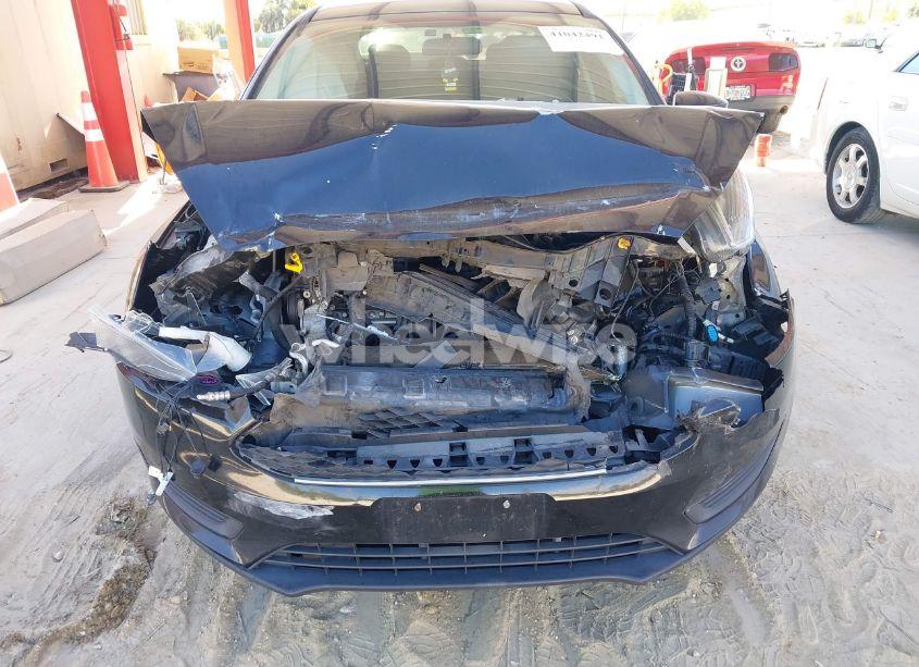 Photo 6 of 2018 Ford Focus SE (VIN 1FADP3F24JL294869)