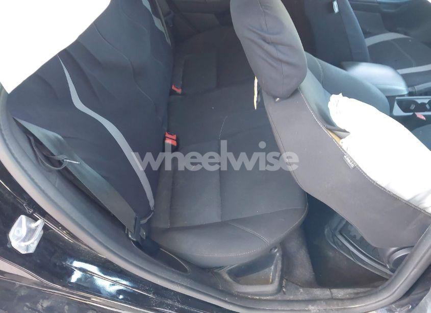 Photo 8 of 2018 Ford Focus SE (VIN 1FADP3F24JL294869)