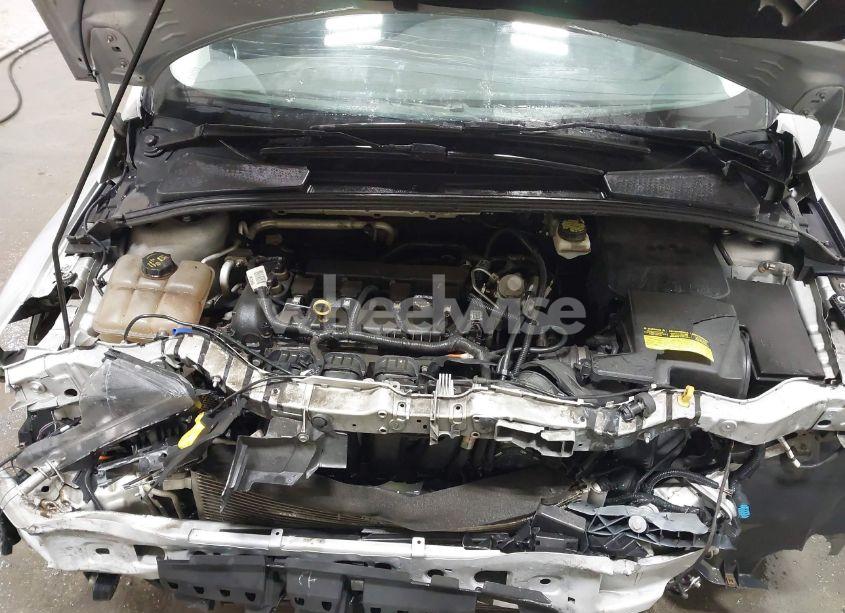 Photo 10 of 2018 Ford Focus SE (VIN 1FADP3F24JL295505)