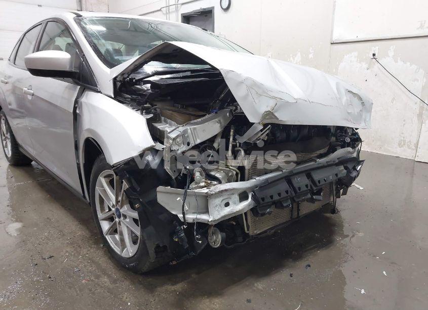 Photo 6 of 2018 Ford Focus SE (VIN 1FADP3F24JL295505)