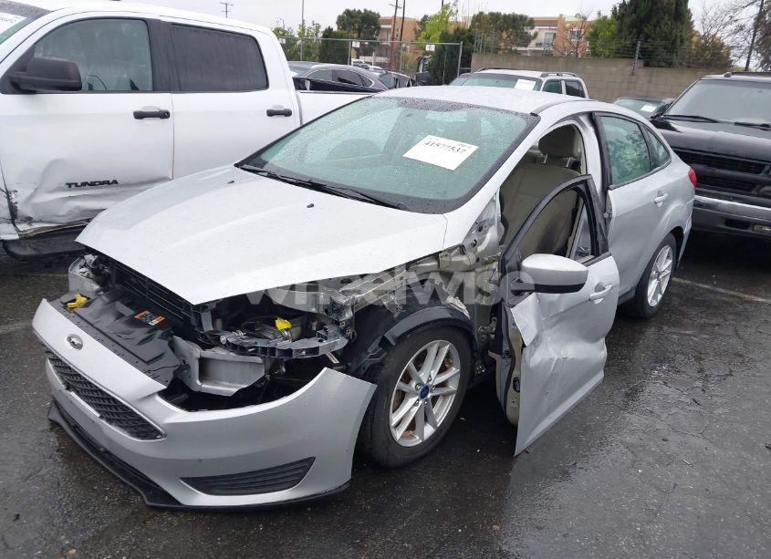 Photo 6 of 2018 Ford Focus SE (VIN 1FADP3F24JL326333)