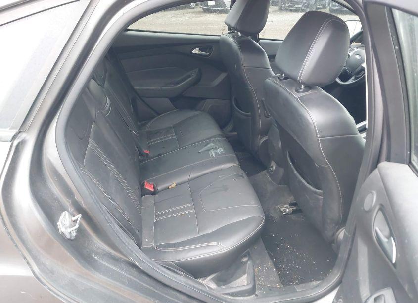 Photo 8 of 2013 Ford Focus SE (VIN 1FADP3F25DL112018)