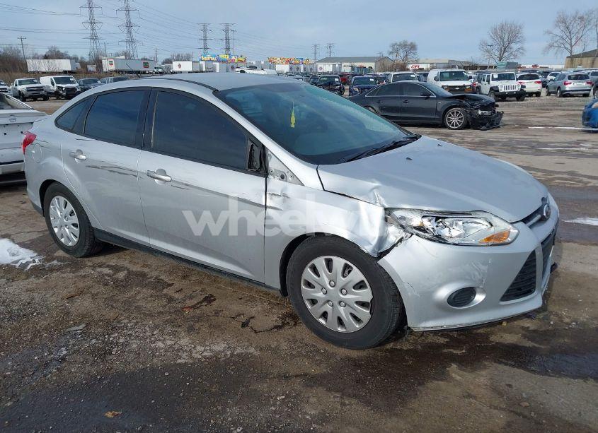 2013 Ford Focus SE (VIN 1FADP3F25DL136822) main photo