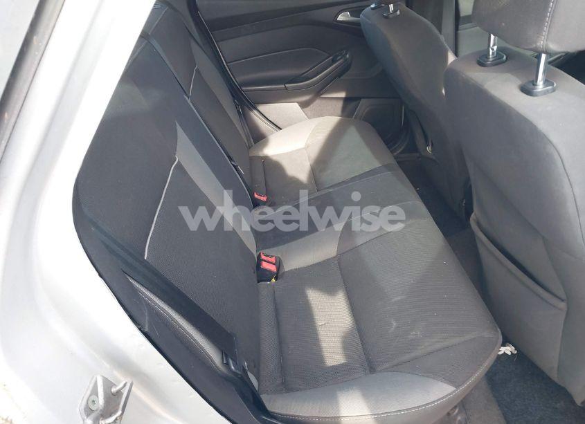 Photo 8 of 2013 Ford Focus SE (VIN 1FADP3F25DL136822)