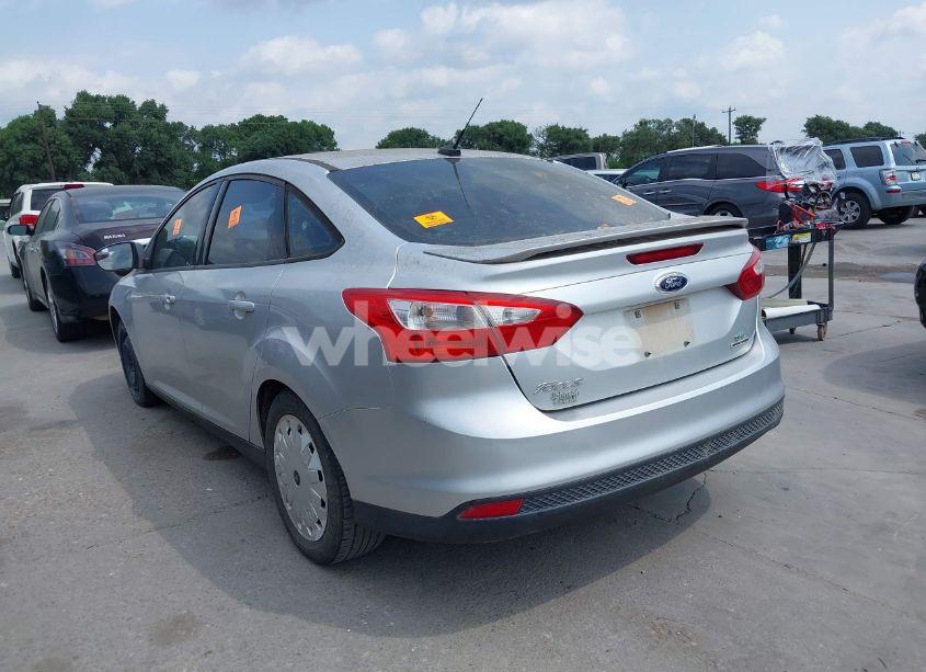 Photo 3 of 2013 Ford Focus SE (VIN 1FADP3F25DL138117)