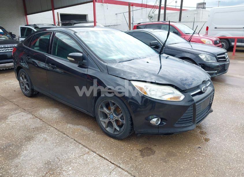 2013 Ford Focus SE (VIN 1FADP3F25DL152406) main photo