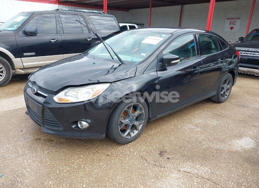 Photo 2 of 2013 Ford Focus SE (VIN 1FADP3F25DL152406)