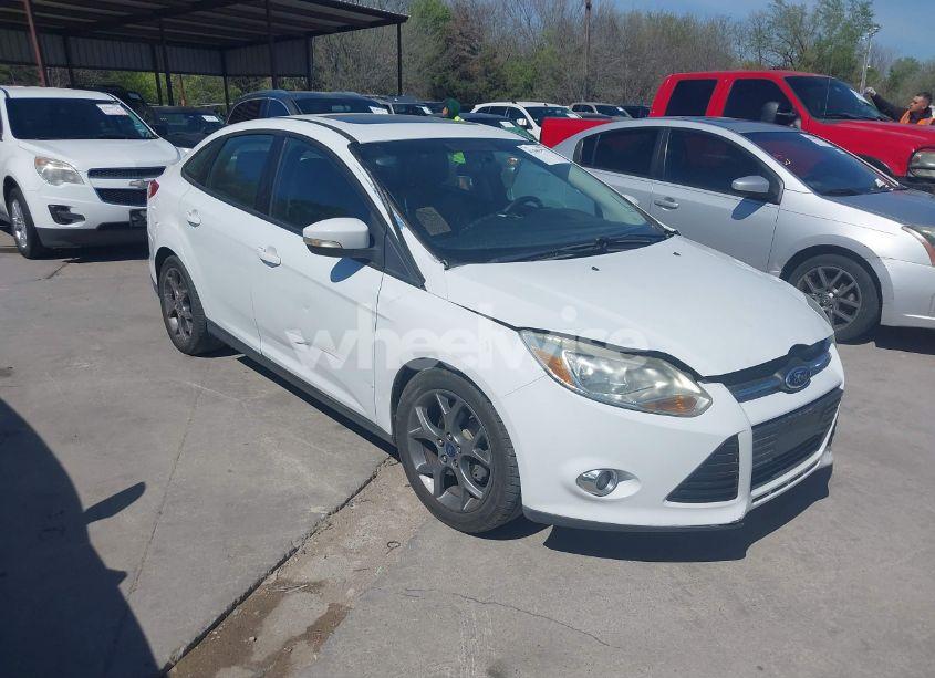 2013 Ford Focus SE (VIN 1FADP3F25DL171702) main photo