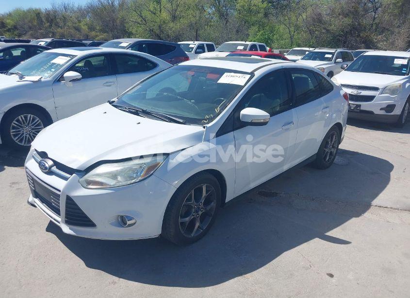 Photo 2 of 2013 Ford Focus SE (VIN 1FADP3F25DL171702)