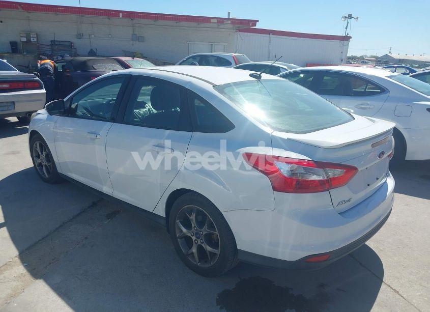 Photo 3 of 2013 Ford Focus SE (VIN 1FADP3F25DL171702)