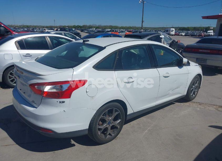 Photo 4 of 2013 Ford Focus SE (VIN 1FADP3F25DL171702)