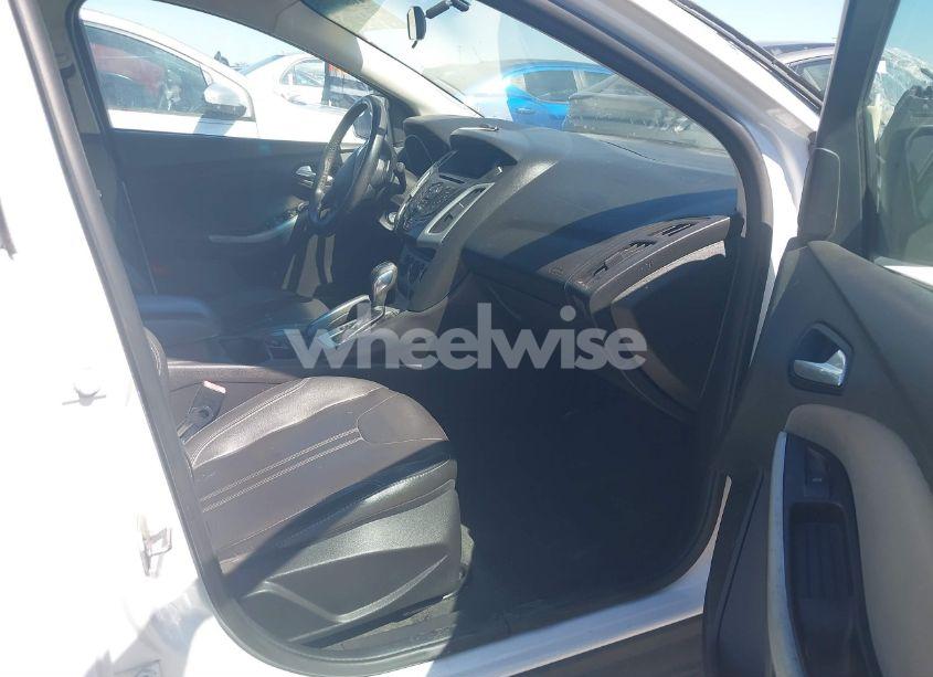 Photo 5 of 2013 Ford Focus SE (VIN 1FADP3F25DL171702)