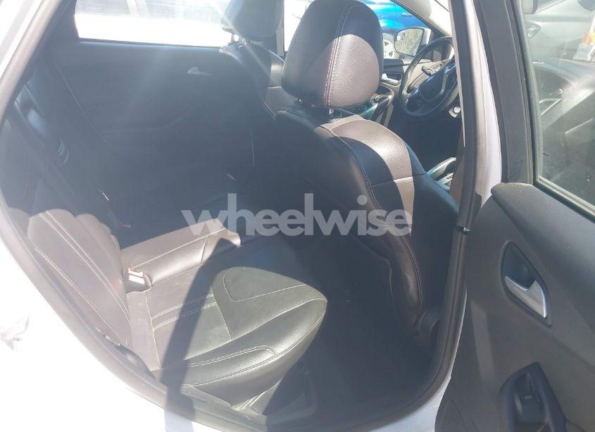 Photo 8 of 2013 Ford Focus SE (VIN 1FADP3F25DL171702)