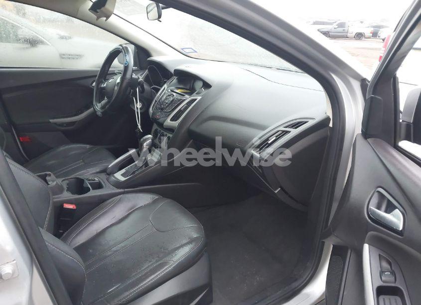 Photo 5 of 2013 Ford Focus SE (VIN 1FADP3F25DL183283)