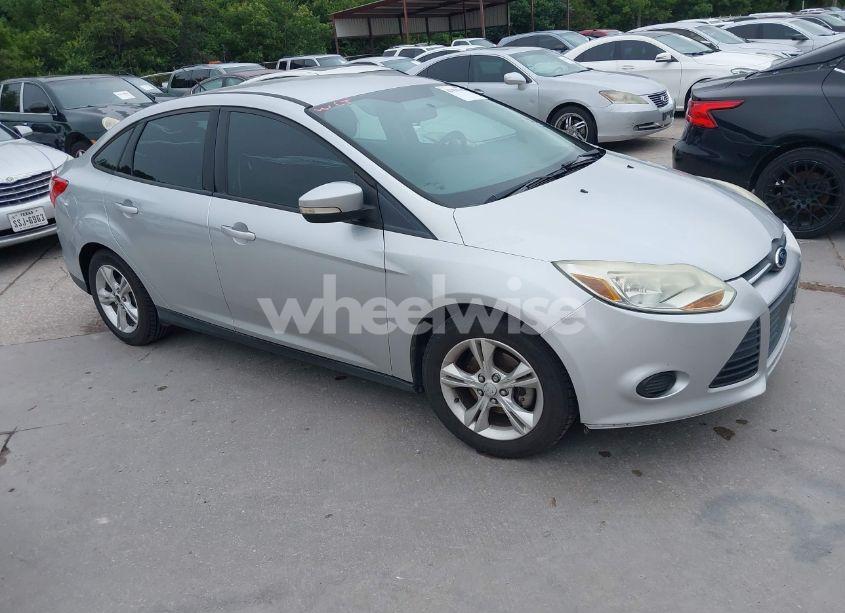 2013 Ford Focus SE (VIN 1FADP3F25DL189133) main photo
