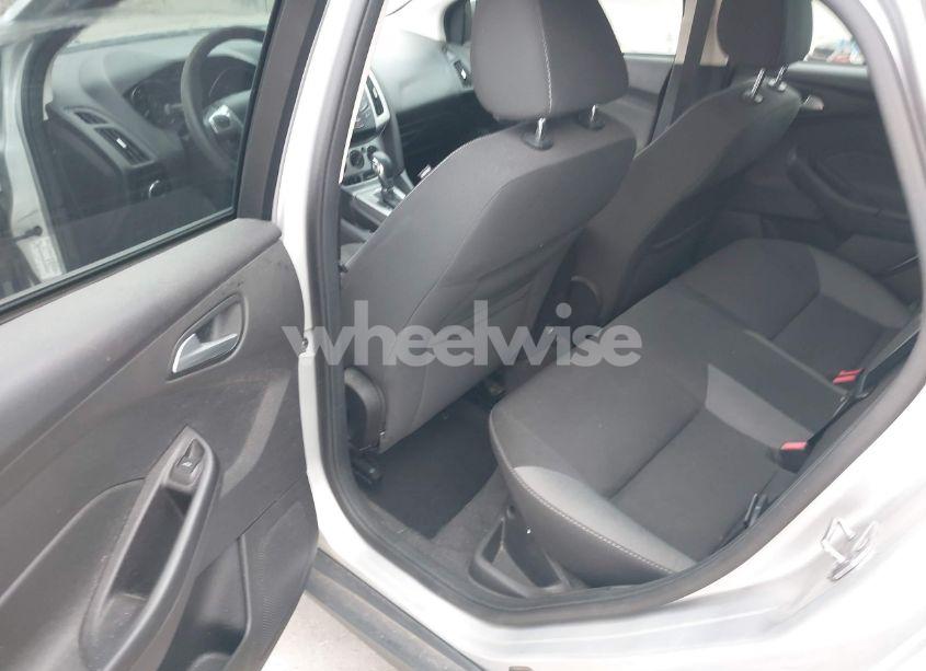 Photo 14 of 2013 Ford Focus SE (VIN 1FADP3F25DL189133)