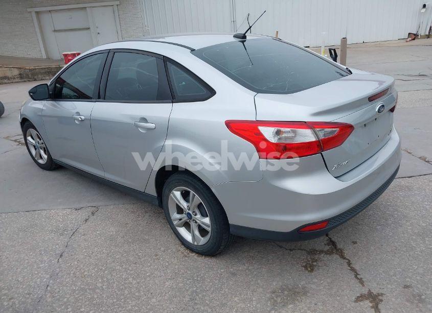 Photo 3 of 2013 Ford Focus SE (VIN 1FADP3F25DL189133)