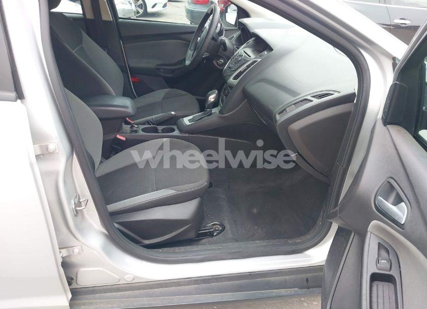 Photo 5 of 2013 Ford Focus SE (VIN 1FADP3F25DL189133)