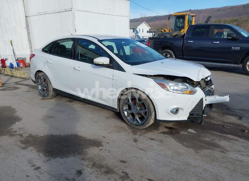 2013 Ford Focus SE (VIN 1FADP3F25DL201457) main photo
