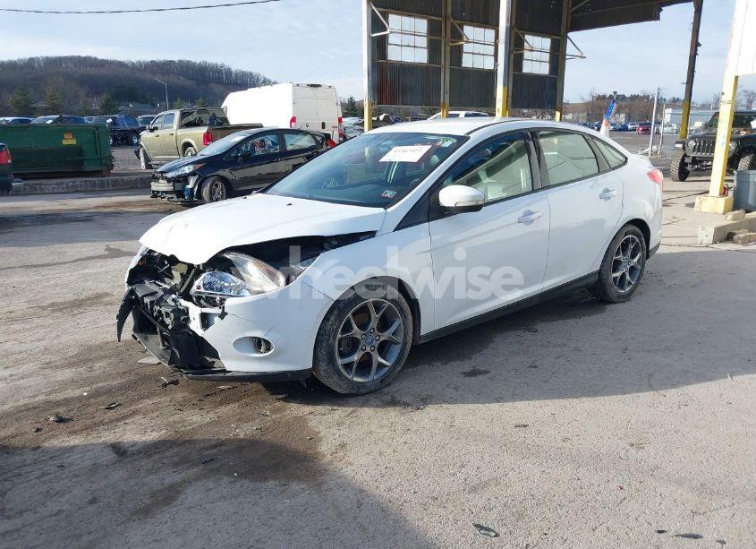 Photo 2 of 2013 Ford Focus SE (VIN 1FADP3F25DL201457)