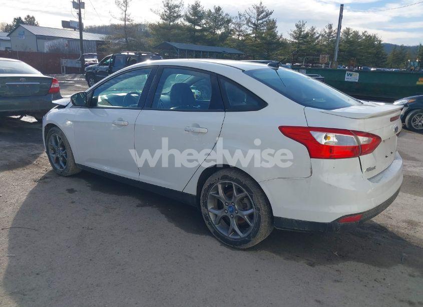 Photo 3 of 2013 Ford Focus SE (VIN 1FADP3F25DL201457)