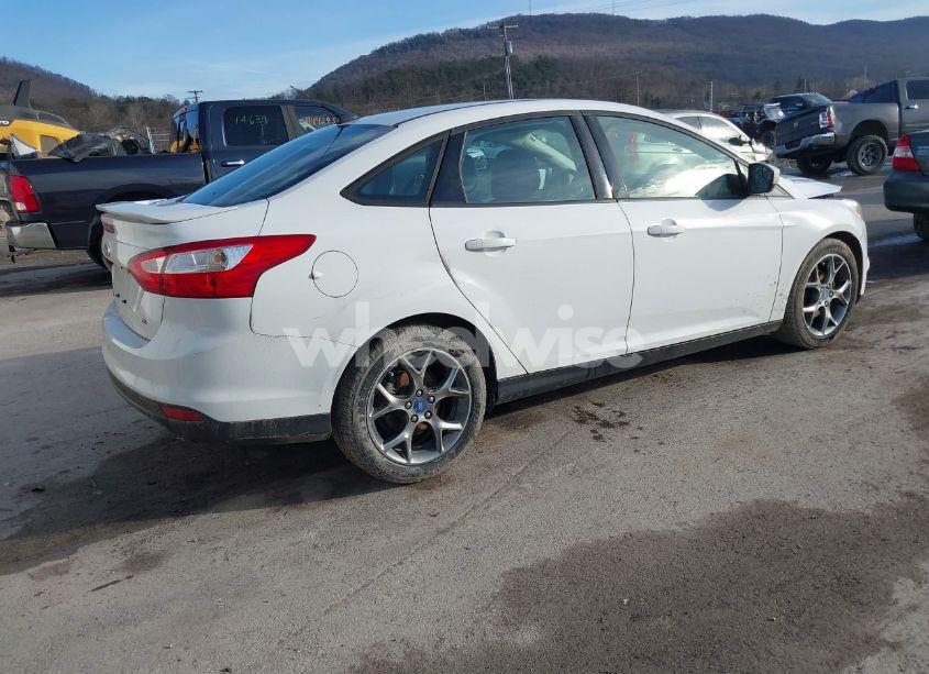 Photo 4 of 2013 Ford Focus SE (VIN 1FADP3F25DL201457)
