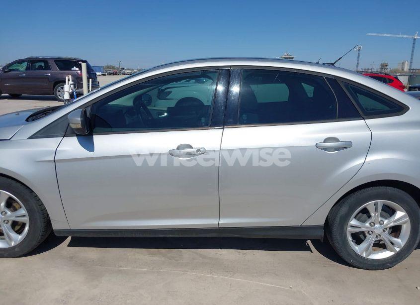 Photo 15 of 2013 Ford Focus SE (VIN 1FADP3F25DL204276)