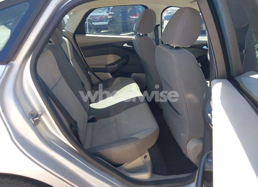 Photo 8 of 2013 Ford Focus SE (VIN 1FADP3F25DL204276)