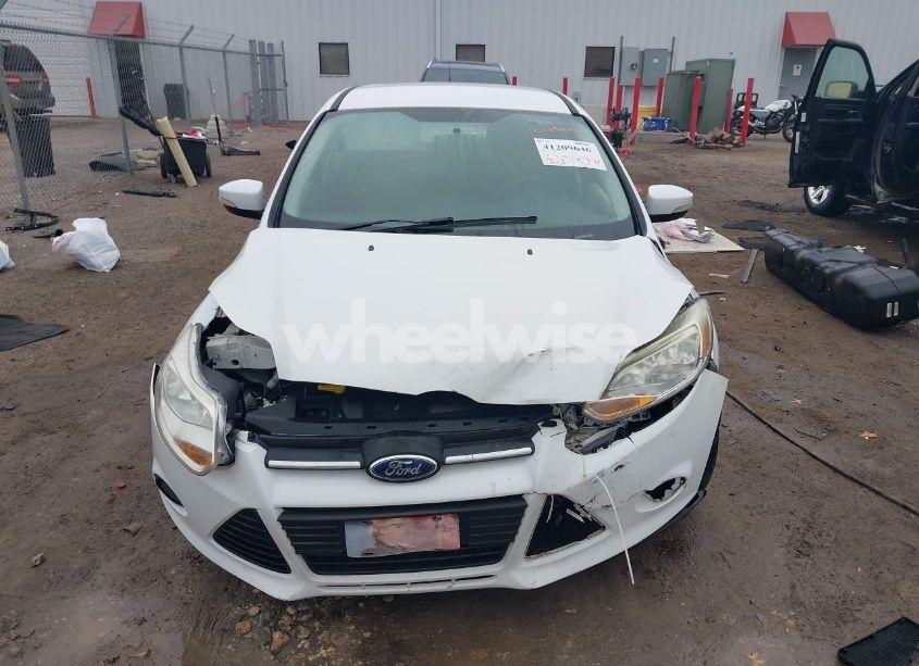 Photo 12 of 2013 Ford Focus SE (VIN 1FADP3F25DL221207)