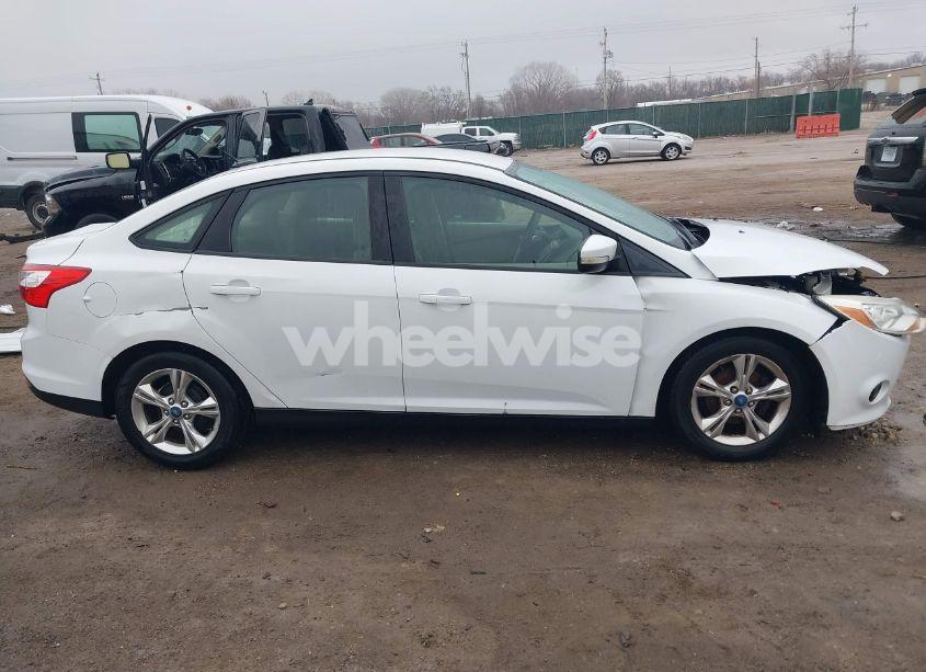 Photo 13 of 2013 Ford Focus SE (VIN 1FADP3F25DL221207)
