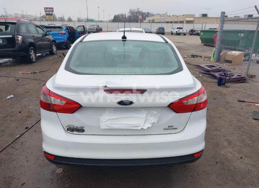 Photo 16 of 2013 Ford Focus SE (VIN 1FADP3F25DL221207)