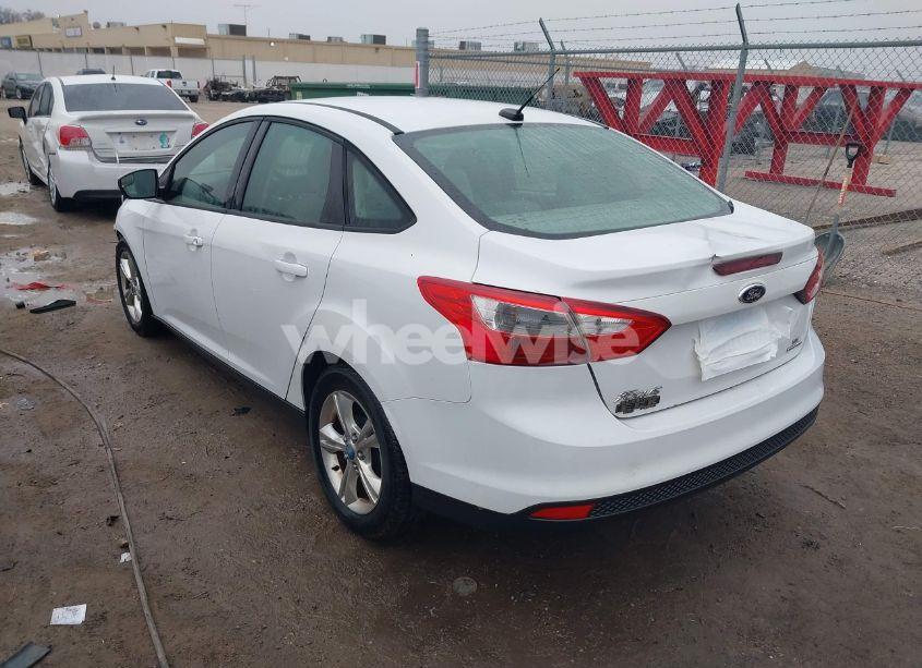 Photo 3 of 2013 Ford Focus SE (VIN 1FADP3F25DL221207)