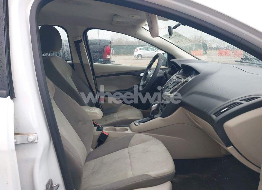 Photo 5 of 2013 Ford Focus SE (VIN 1FADP3F25DL221207)